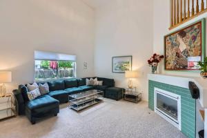 Sleeps 9 - Family Retreat - Scenic Trails - Views