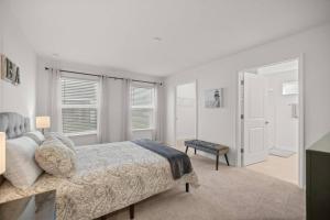 Large 3 bedroom with Golf Cart