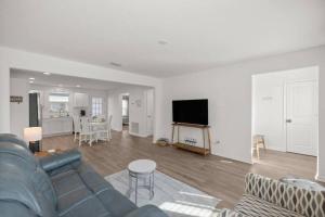 Large 3 bedroom with Golf Cart