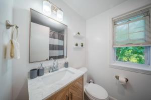 Newly Renovated Townhouse on a Tranquil Street