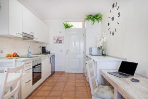 Cozy 2BR Retreat With Big Terrace, Peaceful Stay Minutes Away From the Beach