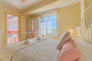 Amplio piso de 100m2 con 3 hab, wifi rápido, AC