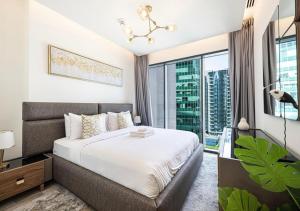 Waterfront 1BR - Canal View - Fully Furnished