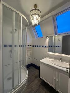 Maisons de vacances Cottage with Garden 5mn Beach : photos des chambres