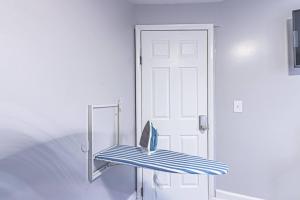 Newark NJ Private Suite NYC Path Train