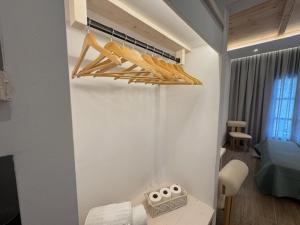 Patras Rooms est 1990