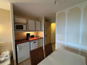 Appartements T2 avec piscine sur la Corniche - FR-1-239-1084 : photos des chambres