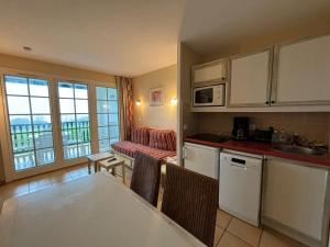 Appartements T2 avec piscine sur la Corniche - FR-1-239-1084 : photos des chambres
