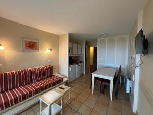Appartements T2 avec piscine sur la Corniche - FR-1-239-1084 : photos des chambres