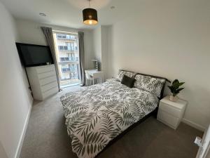 Cozy room in luxury shared apartment