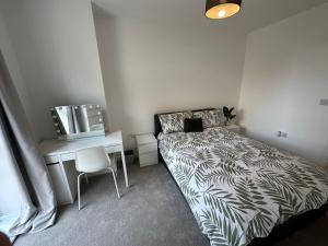 Cozy room in luxury shared apartment