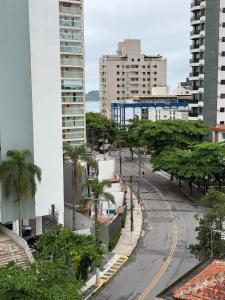 Apto de 100m2 entre praias do Tombo e Asturias