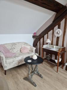 B&B / Chambres d'hotes D'anciennes ''chambres de bonnes'' : photos des chambres