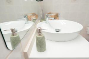 Lamiria center house