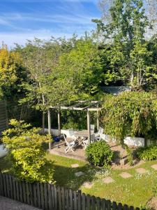 Country cottage with private garden close to beach