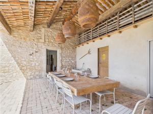 Magnifique Mas Provençal avec Piscine à Eygalières - 19 Couchages, 8 Chambres, Billard, et Plus ! - FR-1-599-3