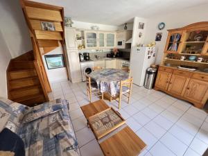 Pavillon pour 45 pers, proche plage, parking privé et climatisation - FR-1-781-91