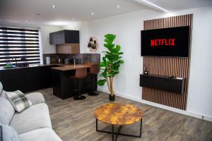 Luxury 2 Bed West London, Free Parking