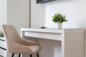 iFlat Stylish New Flat Steps from the Vatican