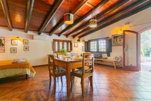 Aspromonte Yellow House