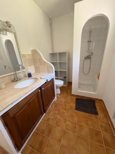 Villas Bastide de Charme en Pierre avec Piscine dans le Golfe de Saint Tropez : photos des chambres