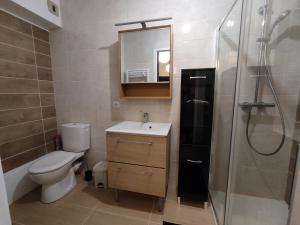 Appartements 2-room apartment, individual garage, close to train station : photos des chambres