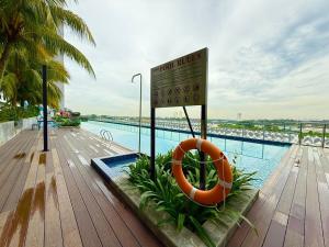 Couple Park Midas Seri Alam Netlfix By STAY