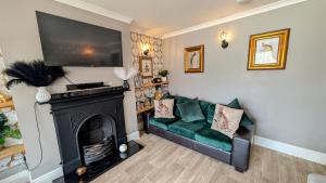 The Brighton Parlour with Hot Tub