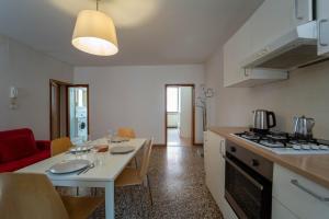 Palanca Stay by Sarlux