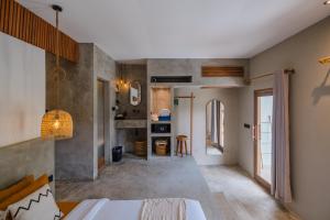 Modern Uluwatu Studio Apartment and Pool