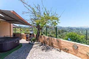 Home2Book Valleseco Mountain Views, BBQ & Jacuzzi