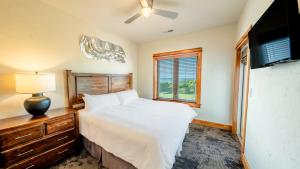 Kite Point - Waterfront 2-Bedroom, 2-Bathroom Suite at REAL Watersports