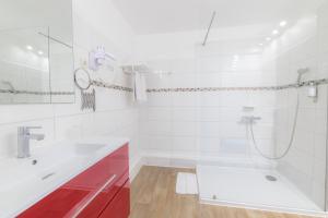 Hotels Hotel Belle Vue Royan : photos des chambres