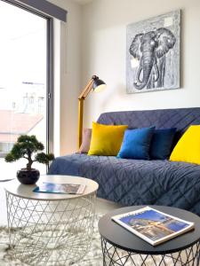 Sunset Balcony and Espresso Station Apartment