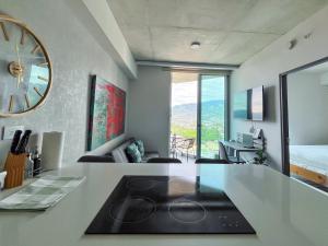 Elegant Urban at 12, Pool, Gym and Stylish