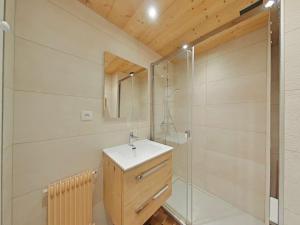 Studio 4 pers, centre village, proche commerces et pistes, TV incluse - FR-1-241-29