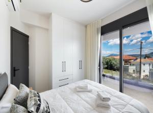 Ionian Bliss Deluxe Apartment