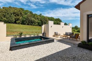 Villas Secluded Pool Villa near Castle : photos des chambres
