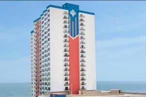 WINTER RATES! 20th Floor Oceanfront Studio, King Bed P2003