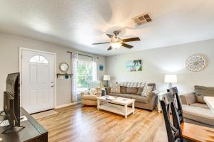 Home 7 Mi to Three Sisters and Hunter Springs - 3hvězdičkové hotely ve městě Homosassa