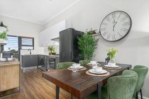 Atlantic Port 10 by Host Agents