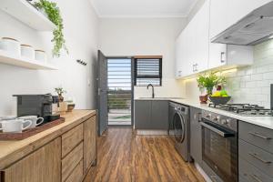 Atlantic Port 10 by Host Agents