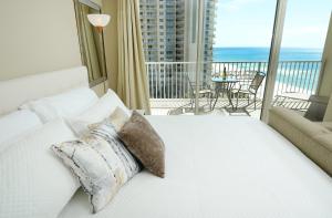 Shores of Panama 806 condo