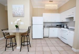 Shores of Panama 806 condo