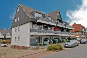 1-Zimmer-Appartement mit Einbauschränken und Doppelschrankbett