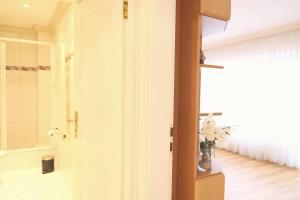 Elisabethstraße 2, W13