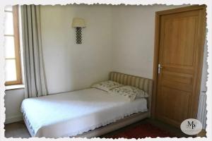 Villas Villa spacieuse avec piscine privee a Brinon-sur-Sauldre : photos des chambres