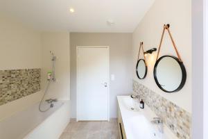 Maisons de vacances L-echappee Beaujolaise : photos des chambres