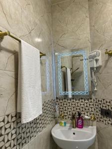 Shine Hill შაინ ჰილი