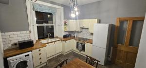 Cosy 2 bedroom flat-castle view